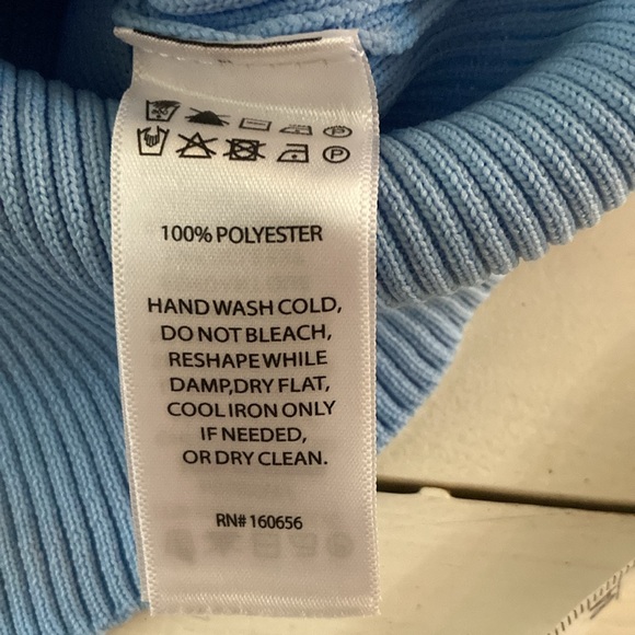 Light Blue Ribbed Sweater, Medium - Picture 5 of 5